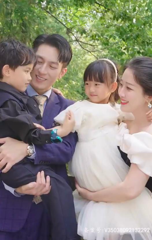 天降双宝：爹地甜宠神医妈咪第02集